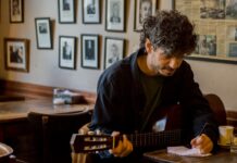Facundo Galli presenta el espectáculo “Una voz familiar. Canciones y relatos”